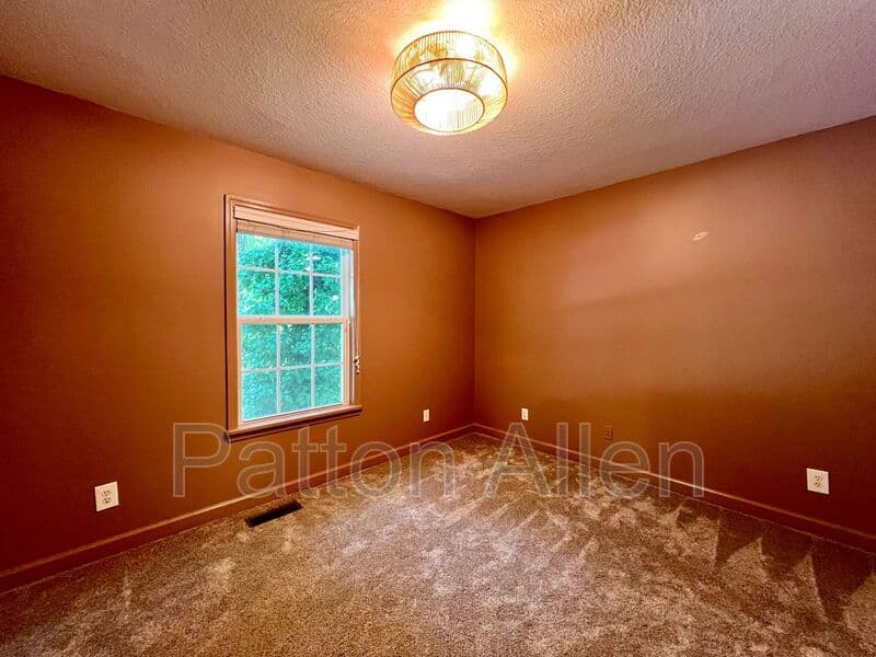 Asheville House: 48 Mountain Site Ln