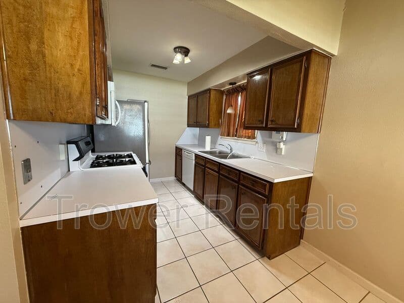 Odessa House: 5112 Bonham