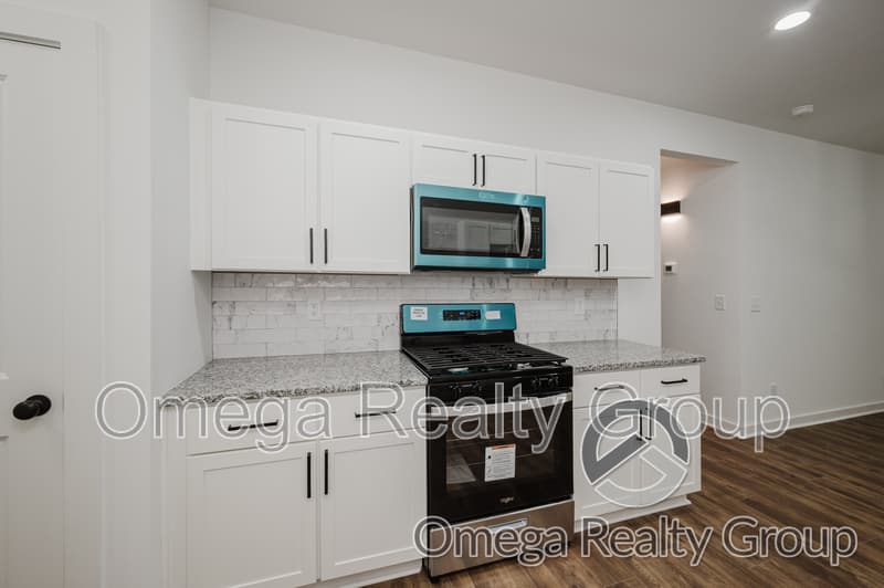 Calera Townhome: 177 Winners Cir