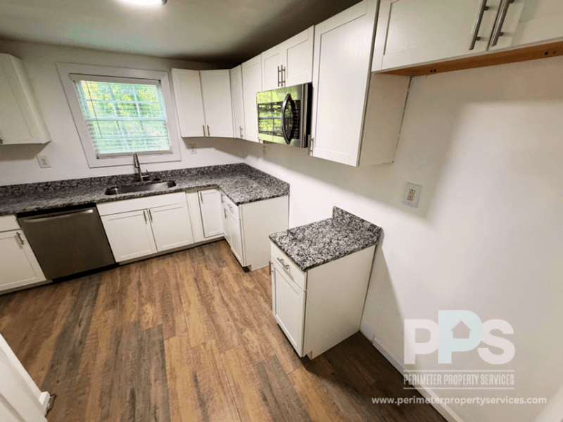 Union City House: 5544 Lakeside Dr