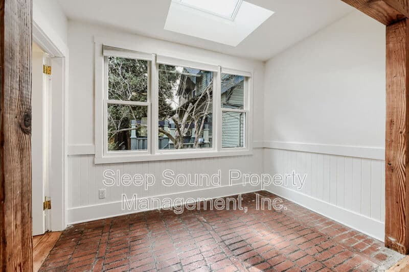 Portland House: 1912 NE 11th Ave