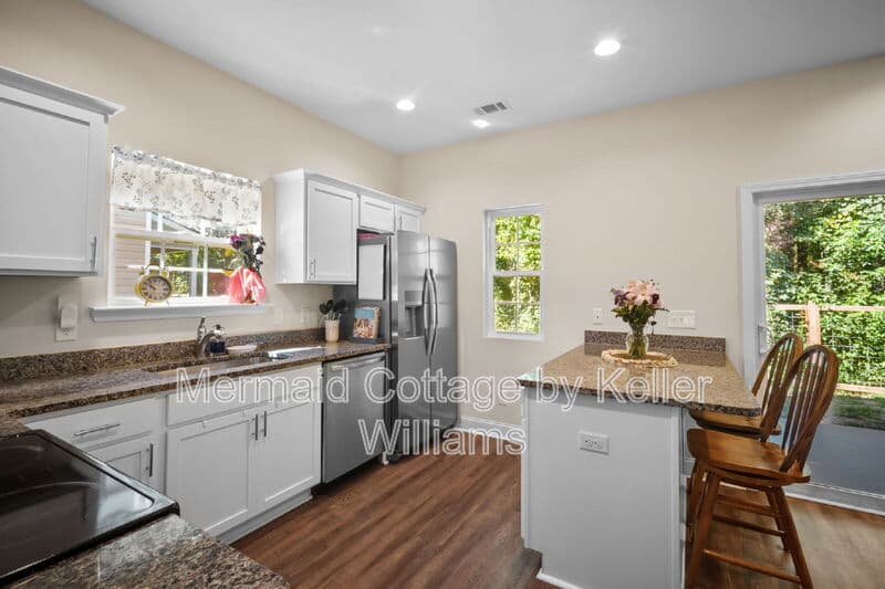 Beaufort Townhome: 222 Admiration Avenue