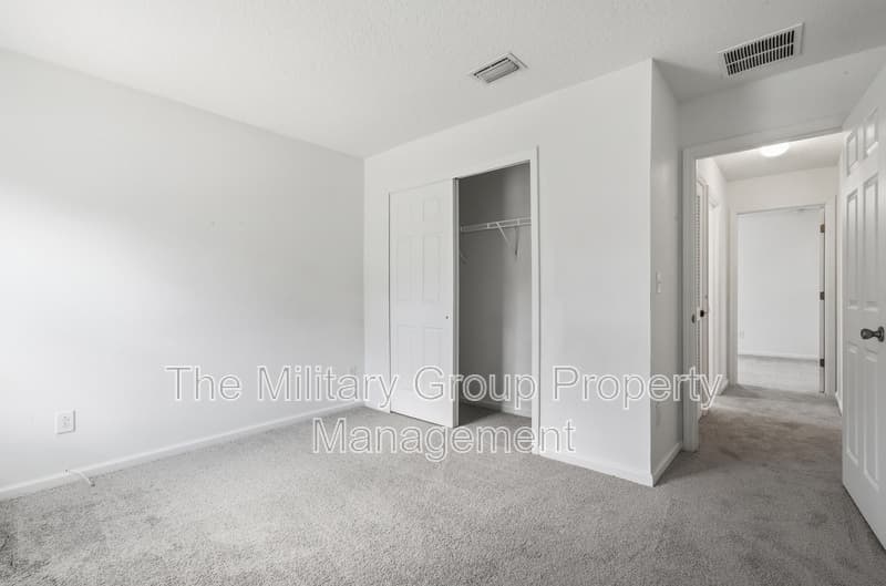 Orange Park House: 391 Hepburn Rd