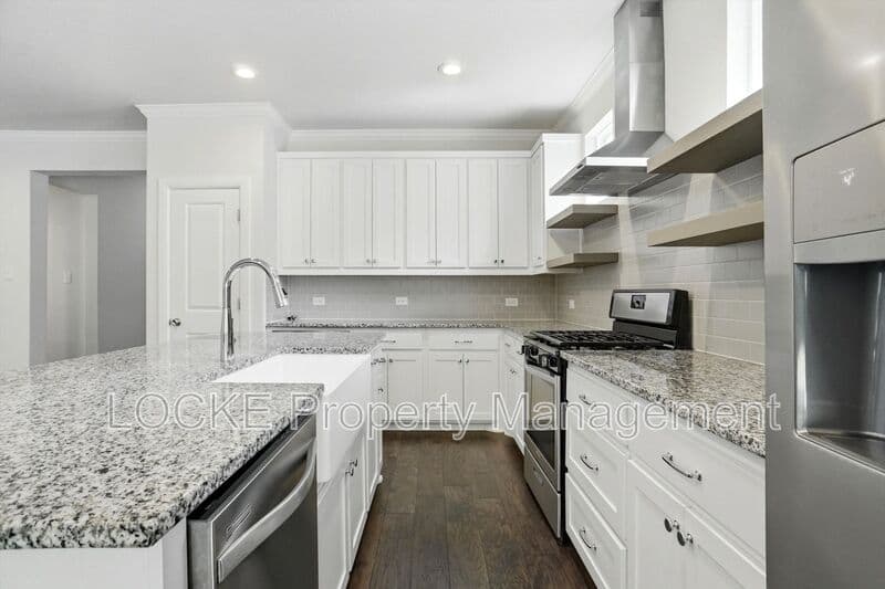 Fort Worth House: 2809 W Bewick St