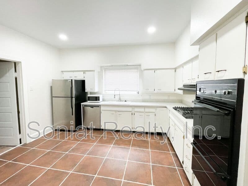 New Orleans Condo: 8013 Panola Street