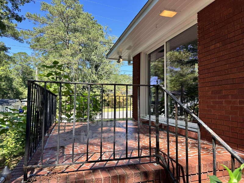 Fayetteville House: 314 Westview Drive