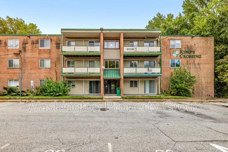 Temple Hills House: 3009 Southern Ave
