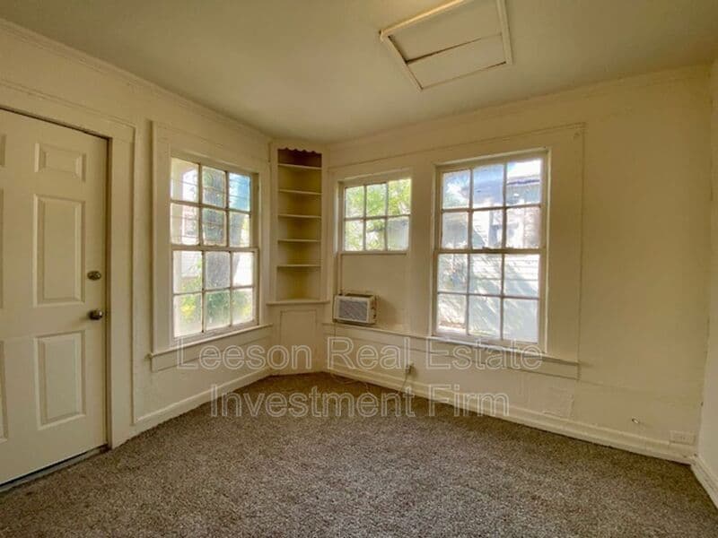 Shreveport House: 3136 Blanchard Road