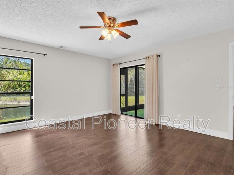 Palm Harbor House: 1801 E Lake Rd