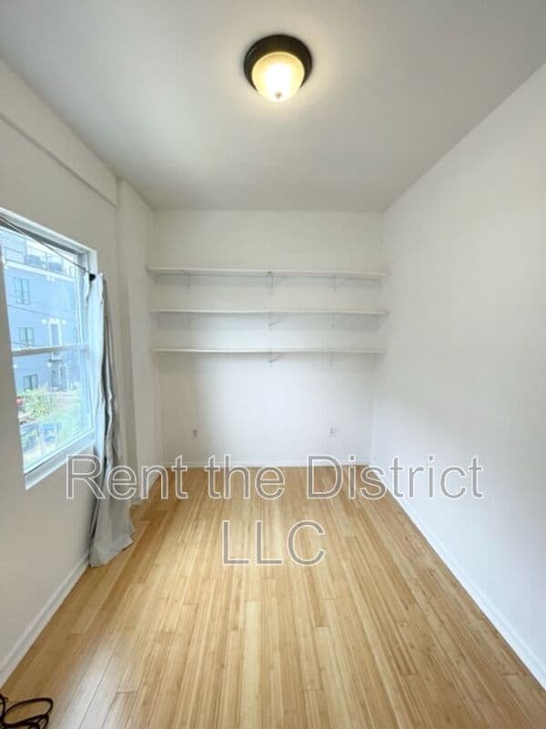Washington Condo: 1121 Queen Street NE