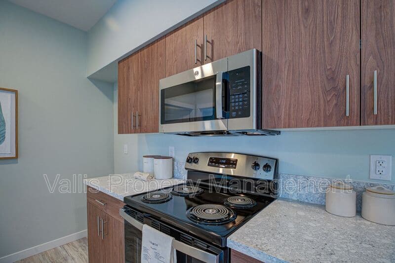 Molalla Condo: 13001 S Crompton Lane