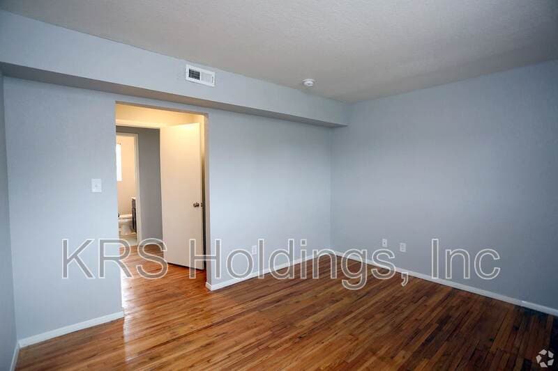Newport news Condo: 4201 Orcutt Ave