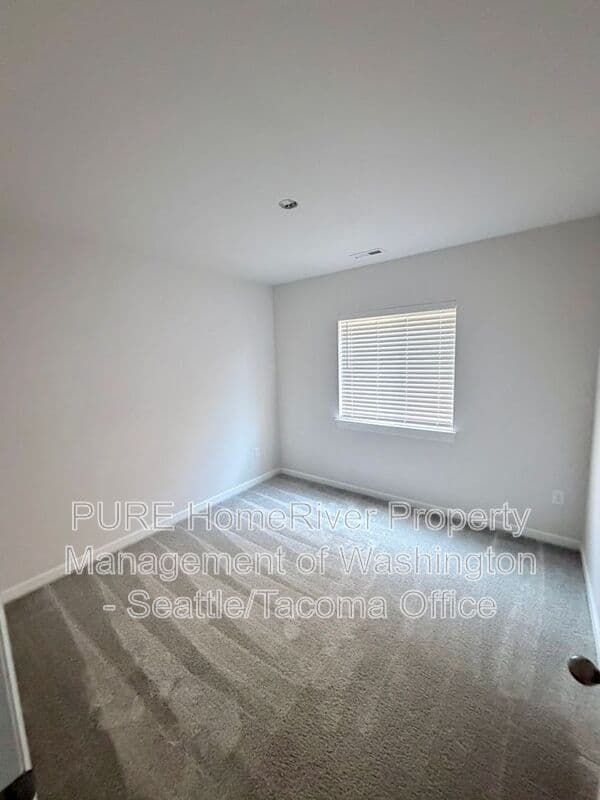 Lacey House: 5445 50th Loop SE
