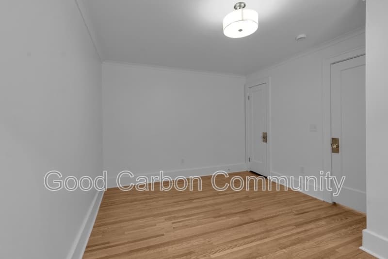 Kenmore Condo: 16-42 Chapel Rd