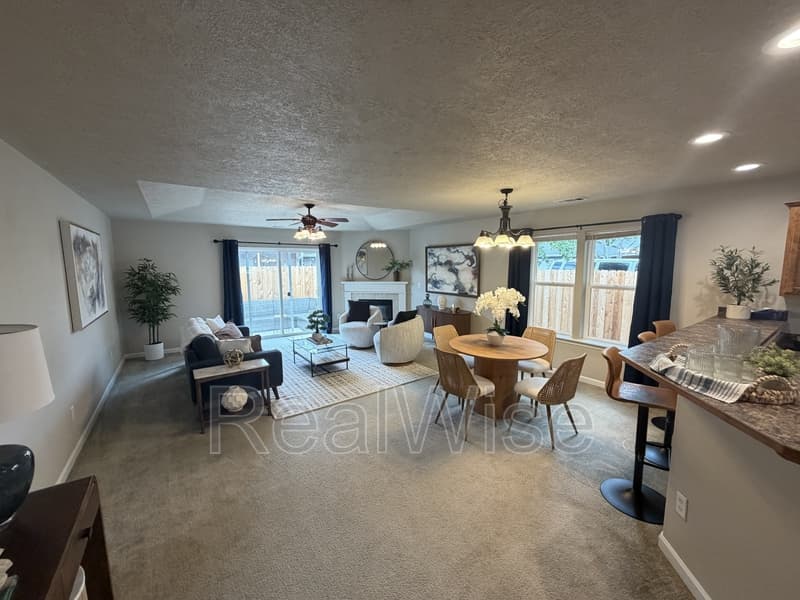 Grants Pass House: 1630 Medart Ln