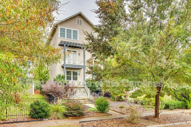 Rock Hill House: 799 Herrons Ferry Rd.
