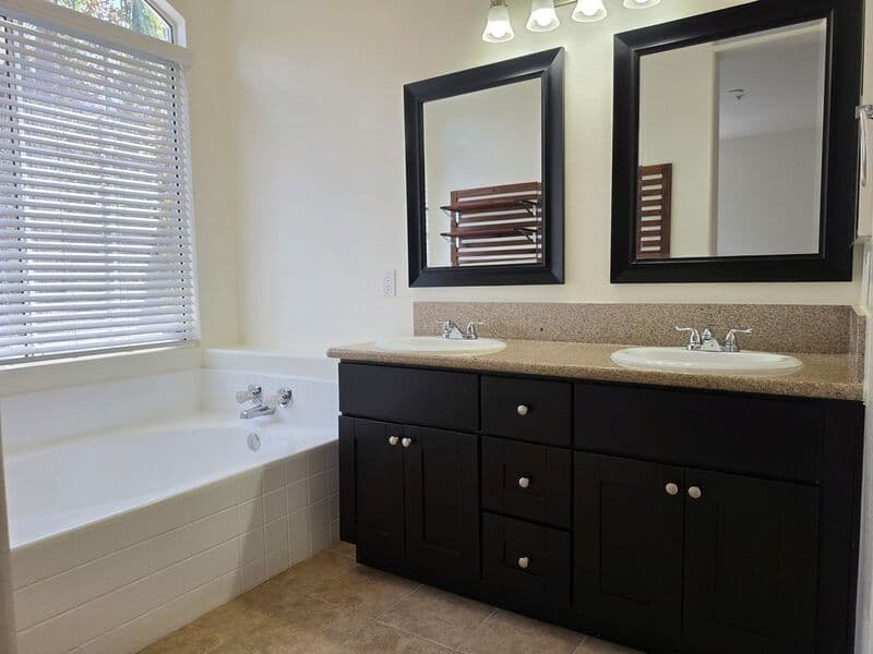 Rancho Santa Margarita House: 162 Seacountry Lane -