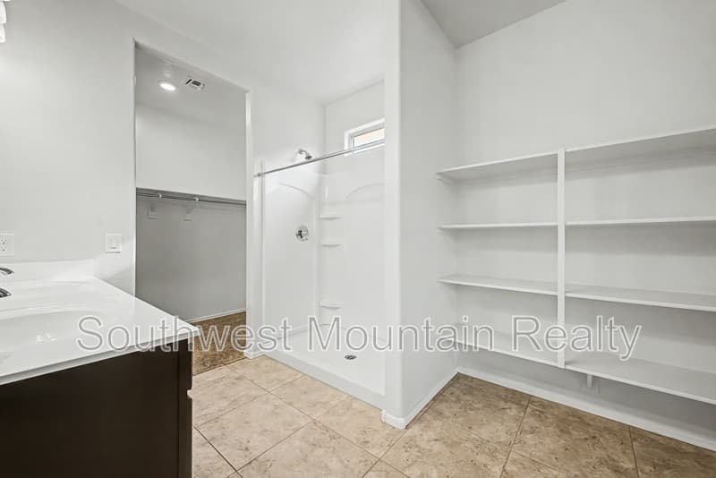 Florence House: 11553 E Sunflower Ln