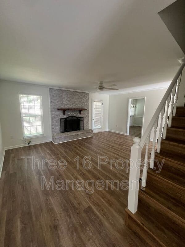 Evans House: 4211 Fairfield Cir