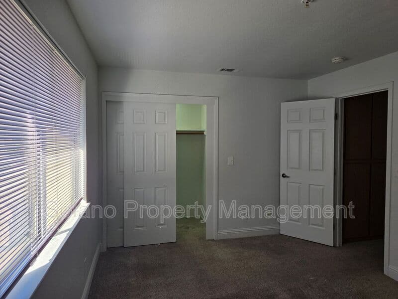 Fairfield Condo: 1941 Grande Cir.