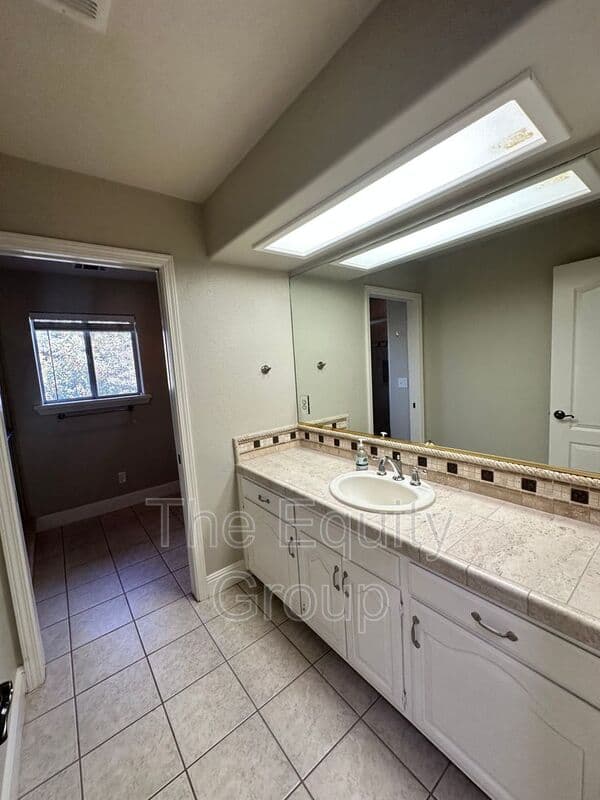 Visalia House: 5319 W. Harold Ave