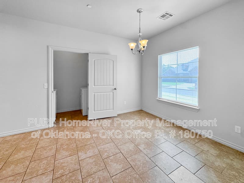 Oklahoma City House: 909 SW 92nd St