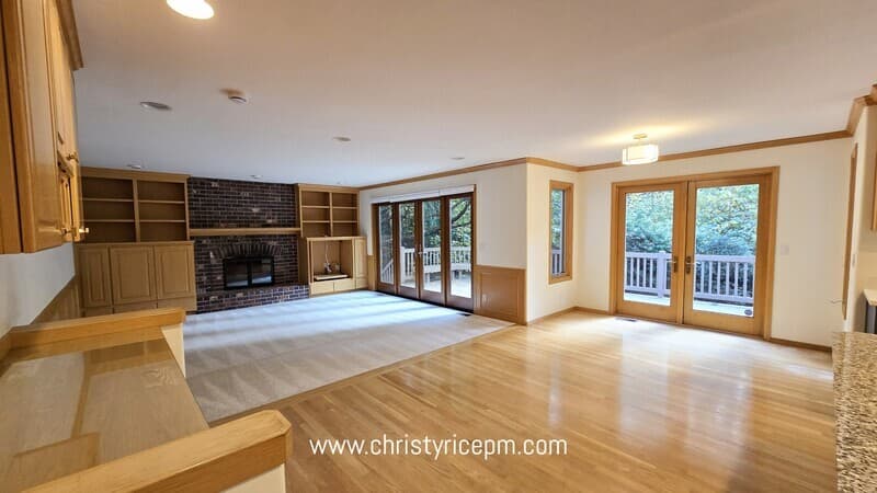 Redmond House: 16323 NE 50th Way