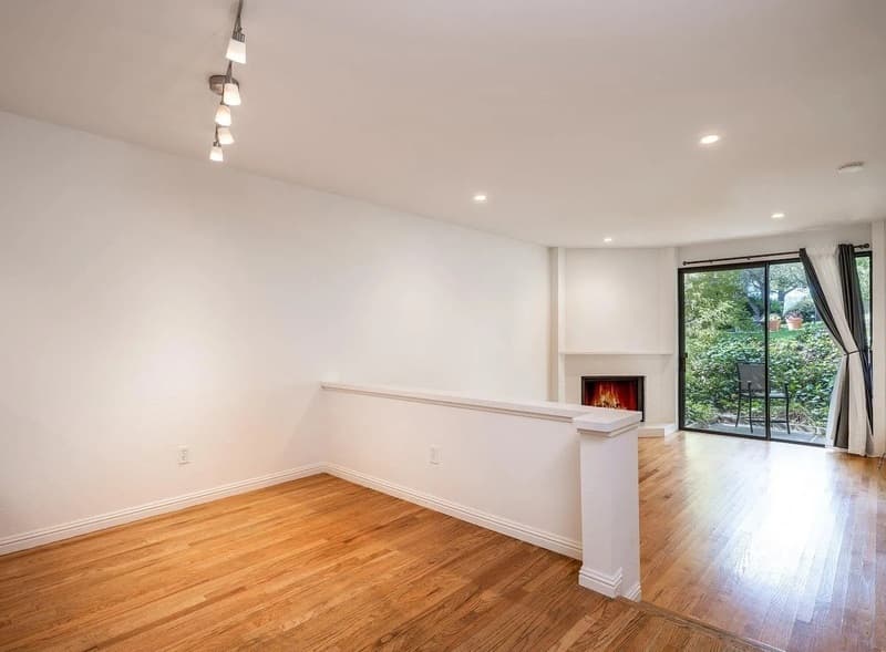 Mill Valley Condo: 555 Seaver Dr
