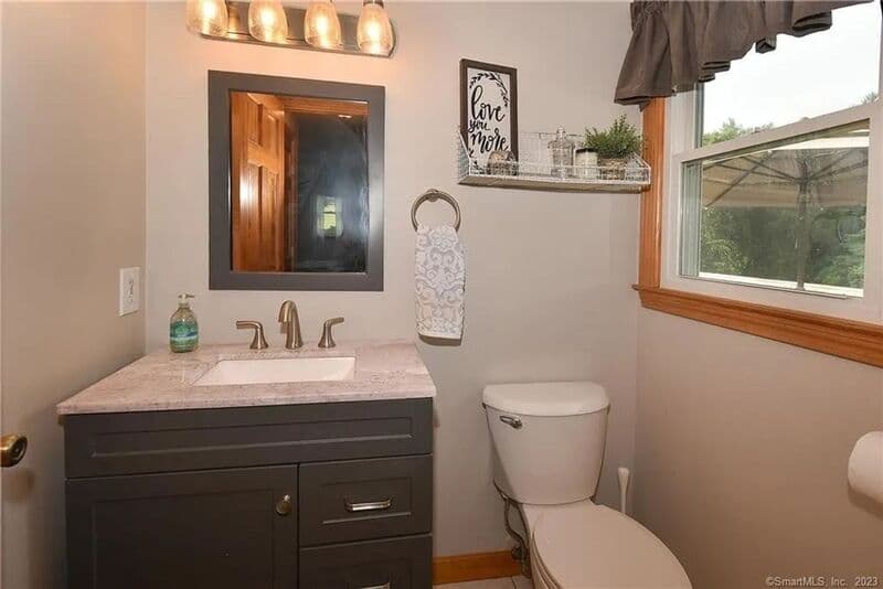 Enfield House: 281 Abbe Rd