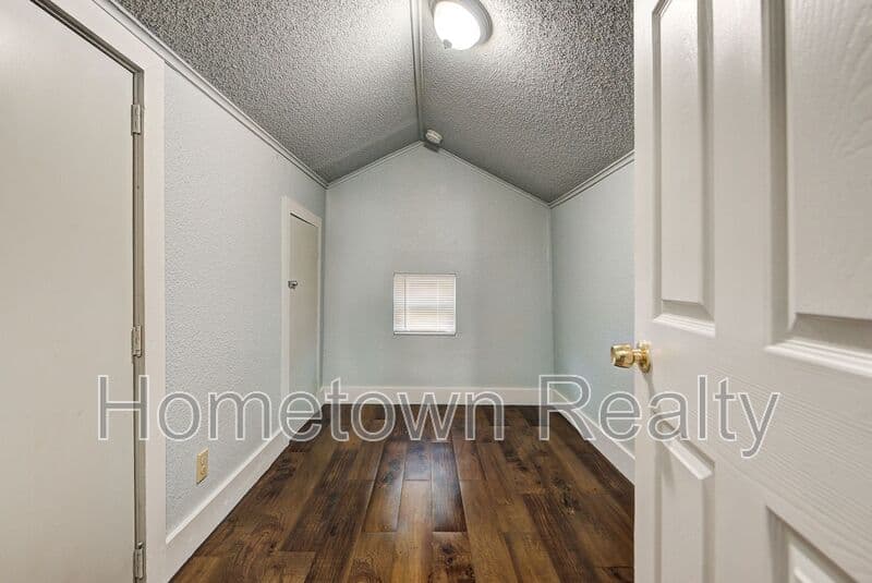 Oklahoma City House: 2114 N Bath Avenue