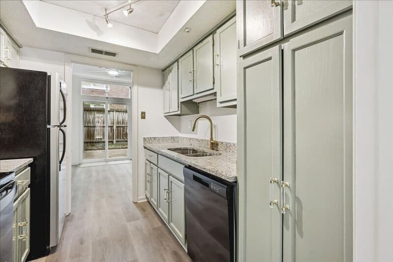 Memphis House: 1694 Belvedere Court