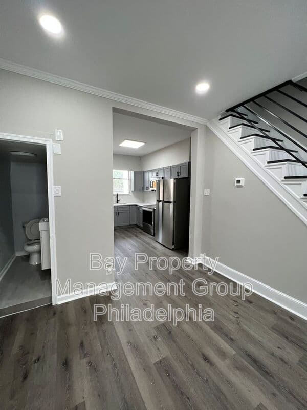 Philadelphia House: 2120 S Iseminger St