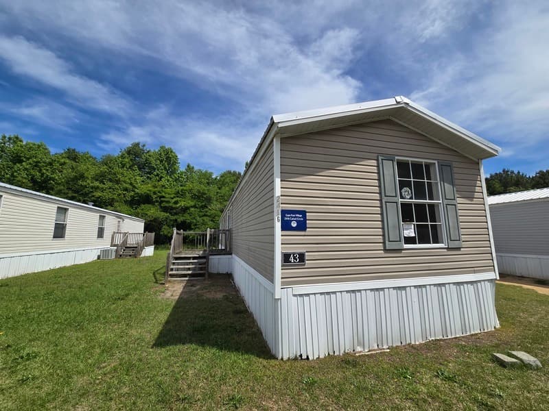 Fayetteville House: 2416 Cattail Cir