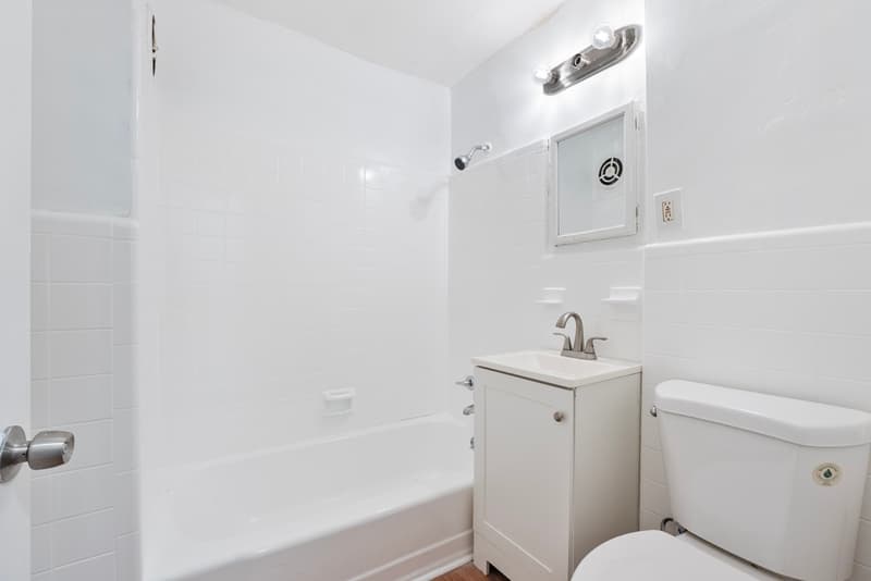 Oaklyn Condo: 2020 Woodlynne Avenue - 2016A