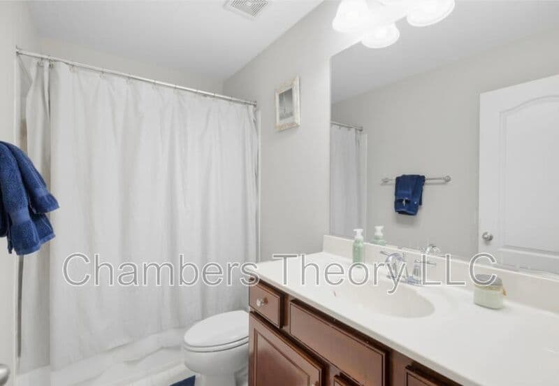 Woodbridge House: 3324 Eagle Ridge Dr