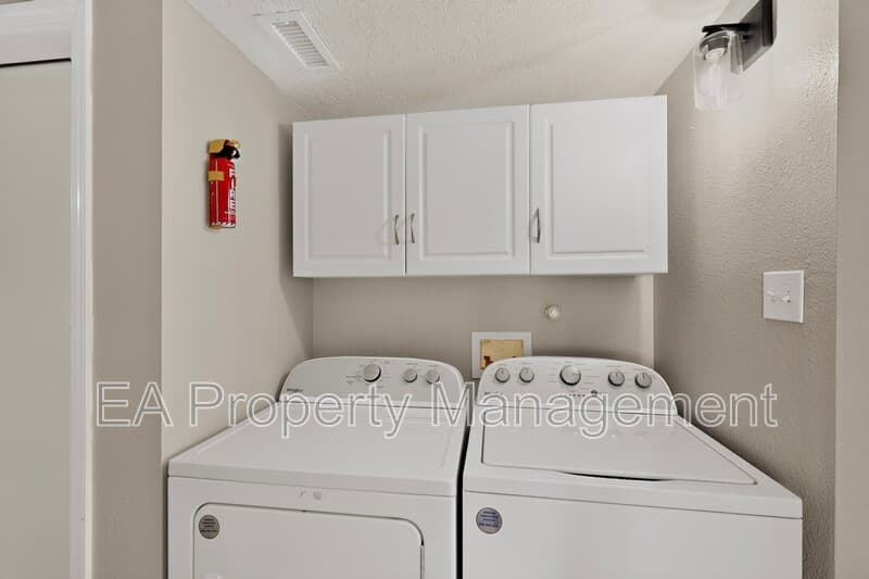 Albuquerque House: 5748 Pinon Flats Rd NW