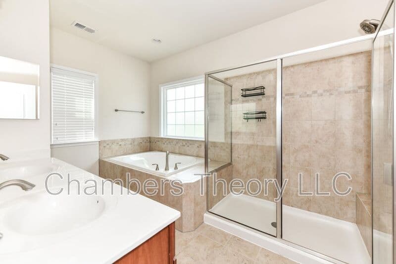 Ashburn House: 21026 Potomac Trail Cir