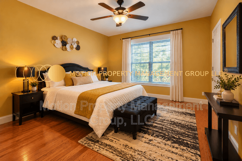 Monticello House: 682 East Mourning Dove Court