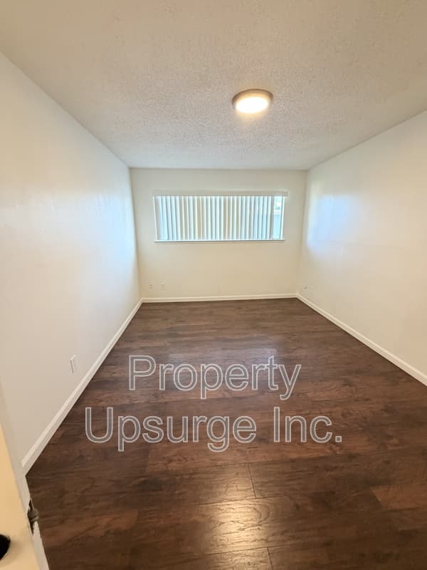 Yuba City Apartment: 330 Bird St