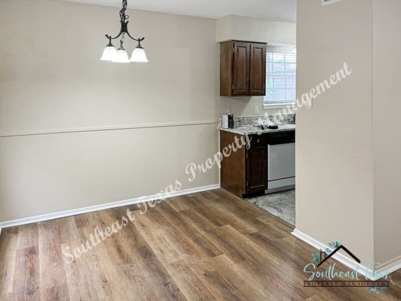 Nederland House: 2901 Helena Avenue