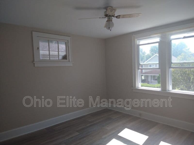 Columbus House: 206 N Harris Ave