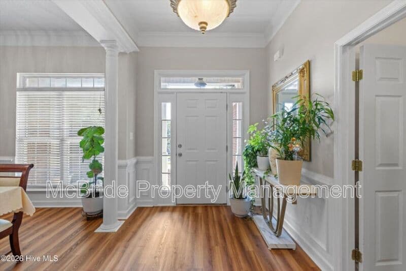 Evans House: 5105 Windmill Place