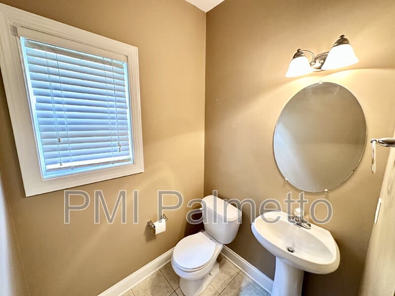 Lexington Townhome: 117 Park Ridge Way