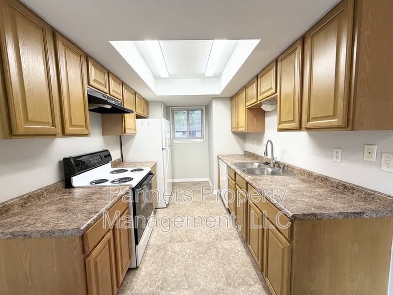 Fayetteville House: 408 West Nightingale Circle
