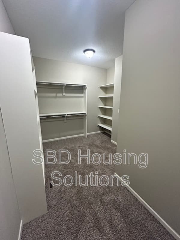 Blue Springs House: 8901 SW 8th St