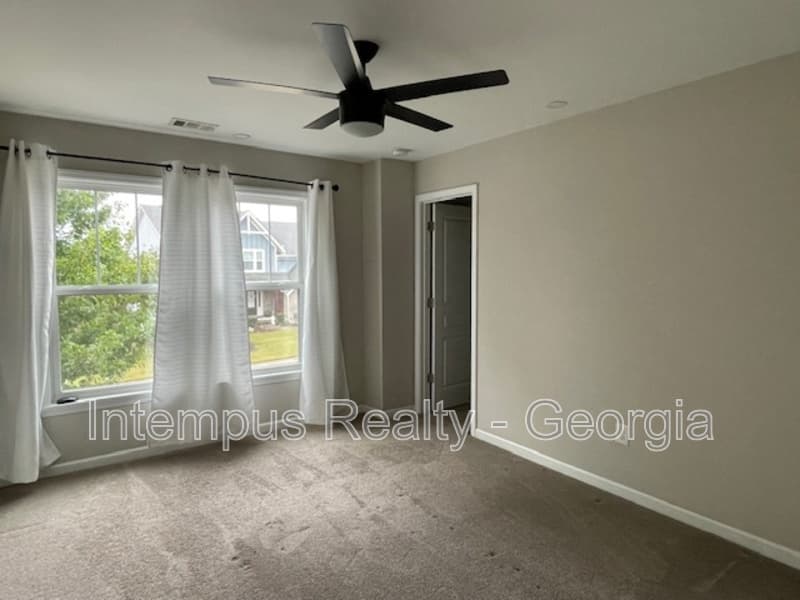 Powder Springs House: 3816 Thackary Dr