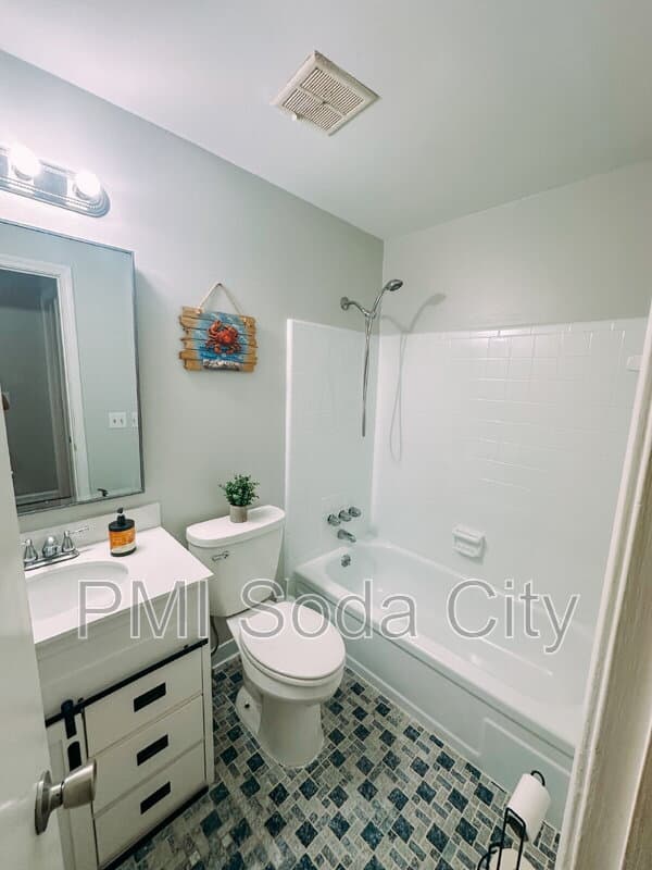 Columbia Condo: 105 Thornwell Court