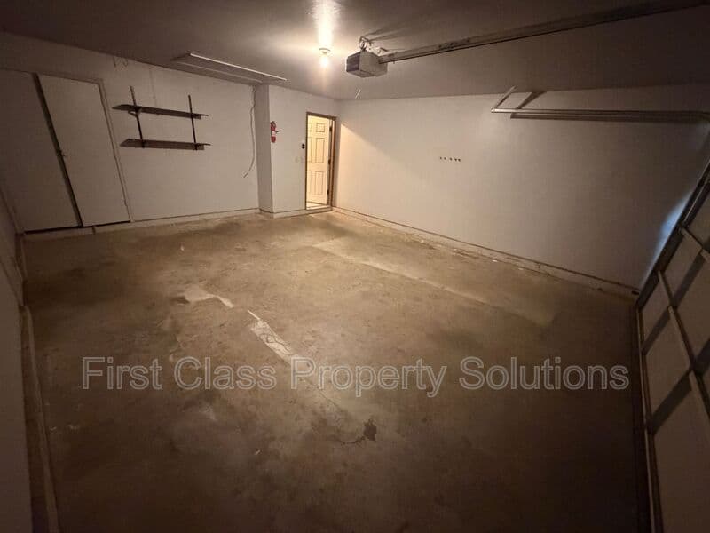 Yukon House: 12306 SW 13th St