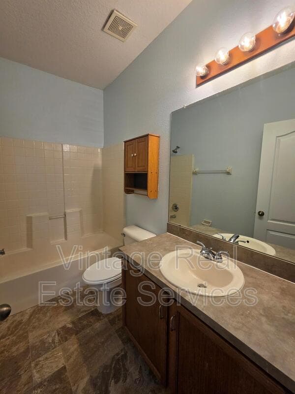 Riverview House: 12226 Foxmoor Peak Dr