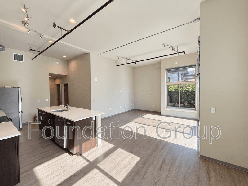 Seattle House: 2400 E Boston St